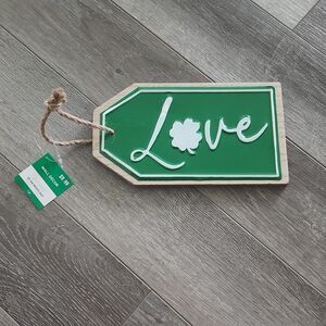 💥5/$25 SALE | BUNDLE TO SAVE | 8X4.5 INCH "LOVE" SIGN WALL DECOR